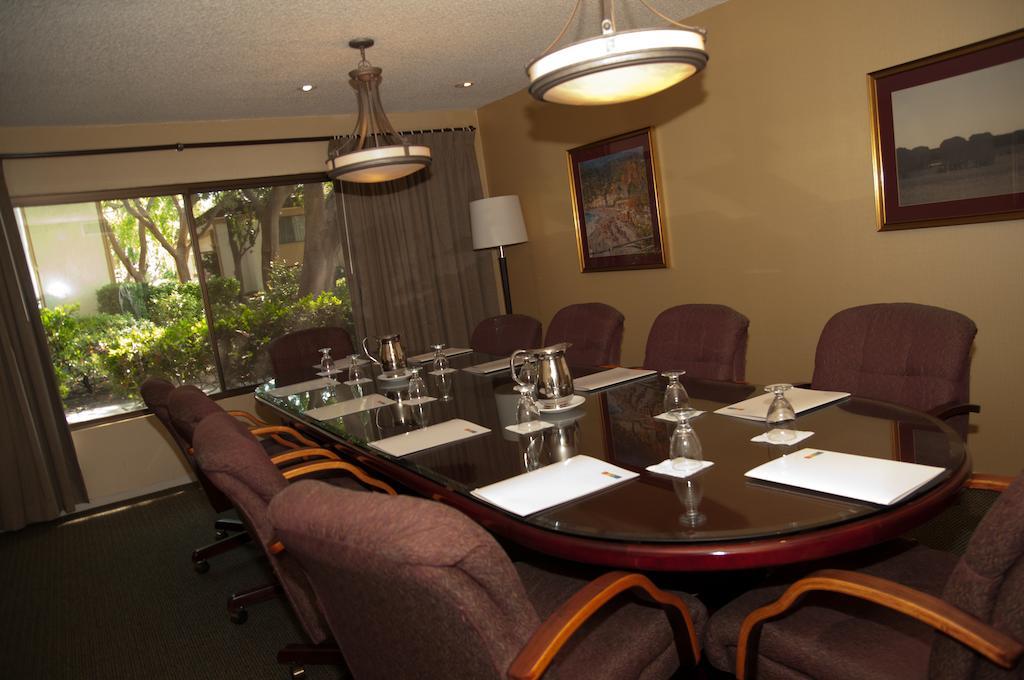 The Hotel Fresno Esterno foto