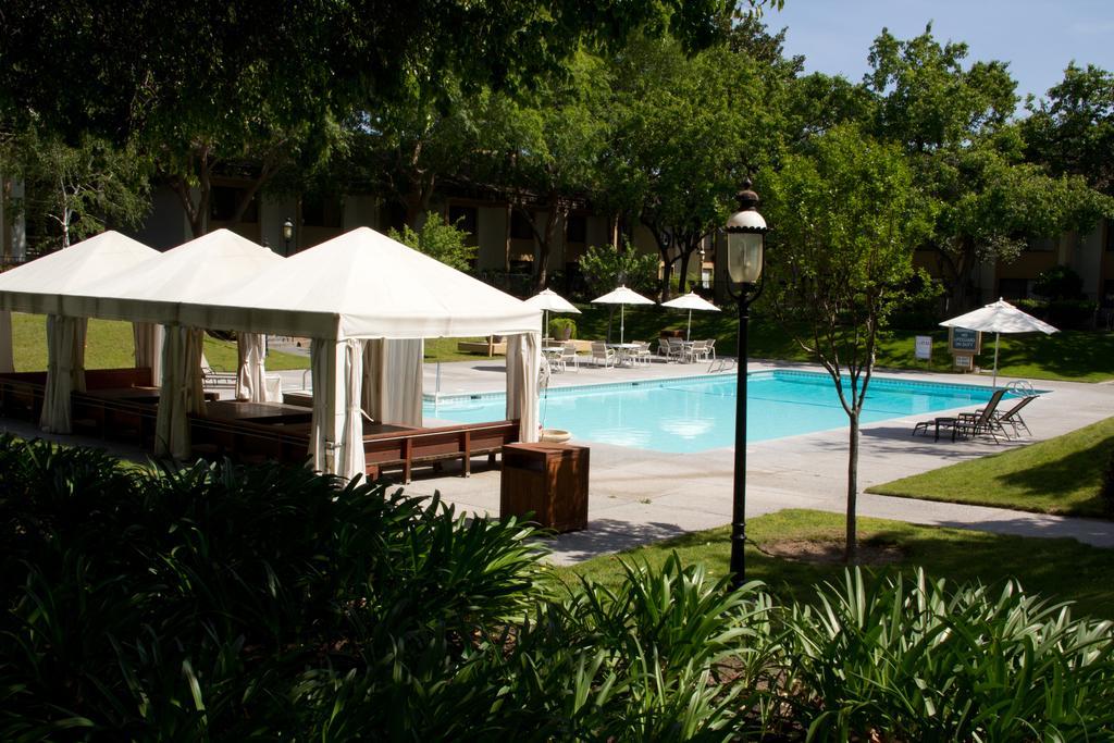 The Hotel Fresno Esterno foto