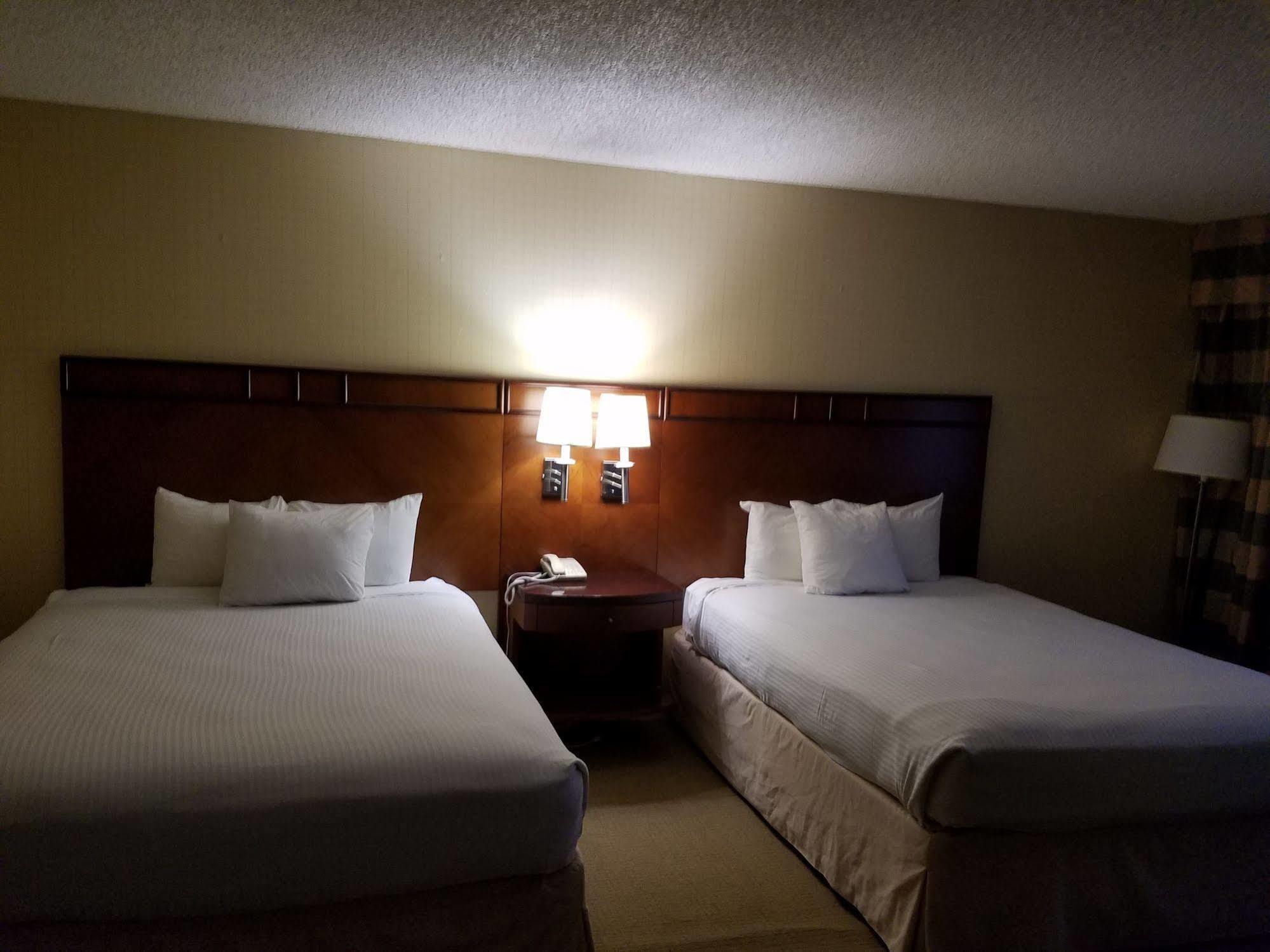 The Hotel Fresno Esterno foto