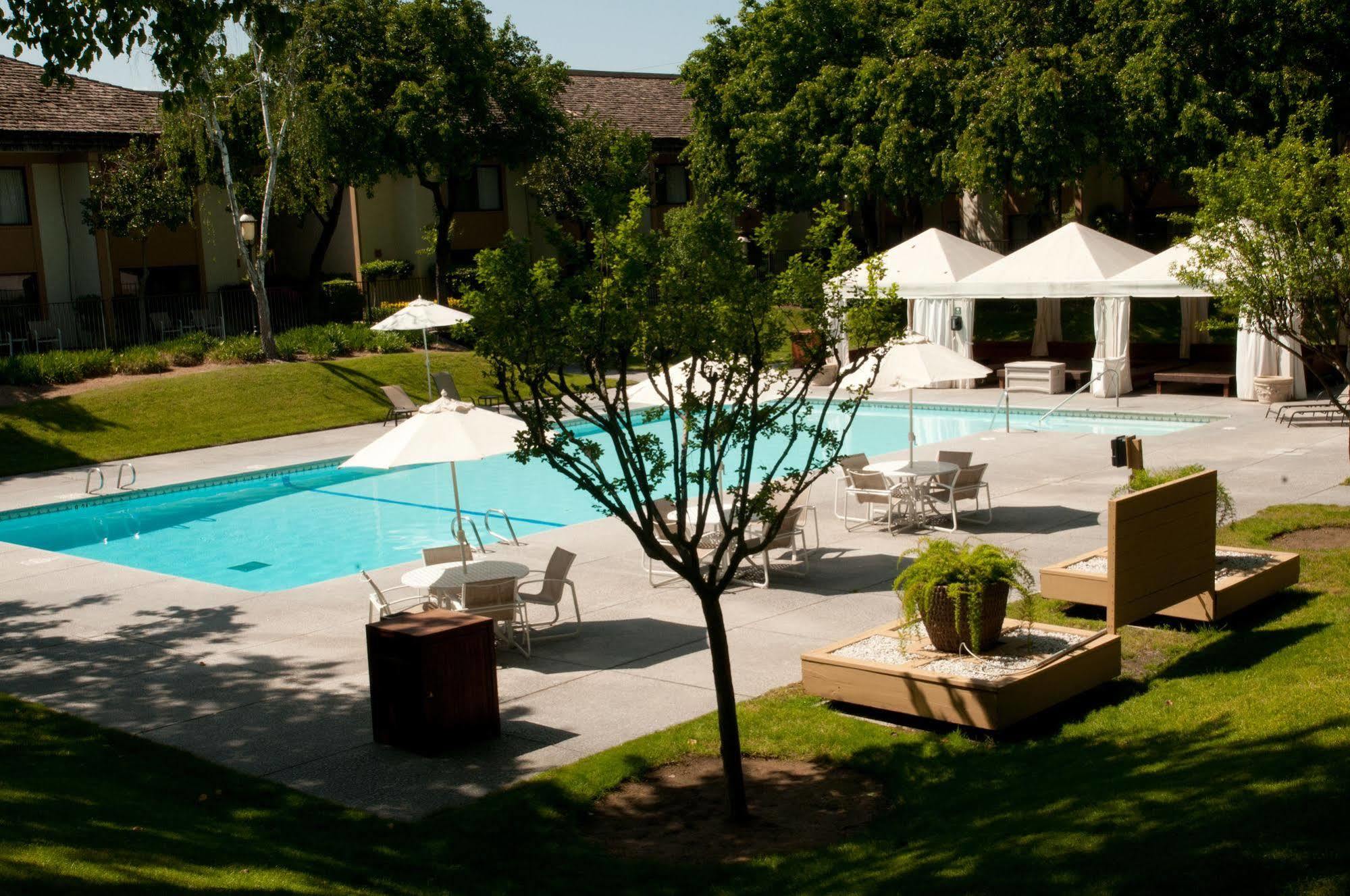 The Hotel Fresno Esterno foto