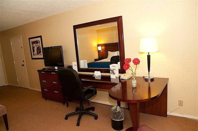 The Hotel Fresno Esterno foto