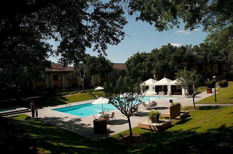 The Hotel Fresno Esterno foto